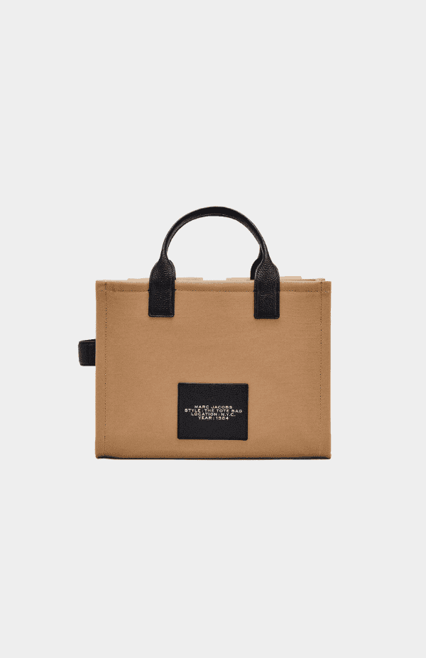 THE MEDIUM TOTE