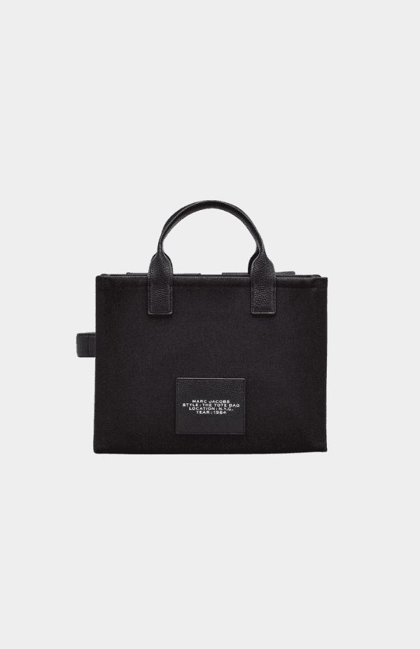 THE MEDIUM TOTE
