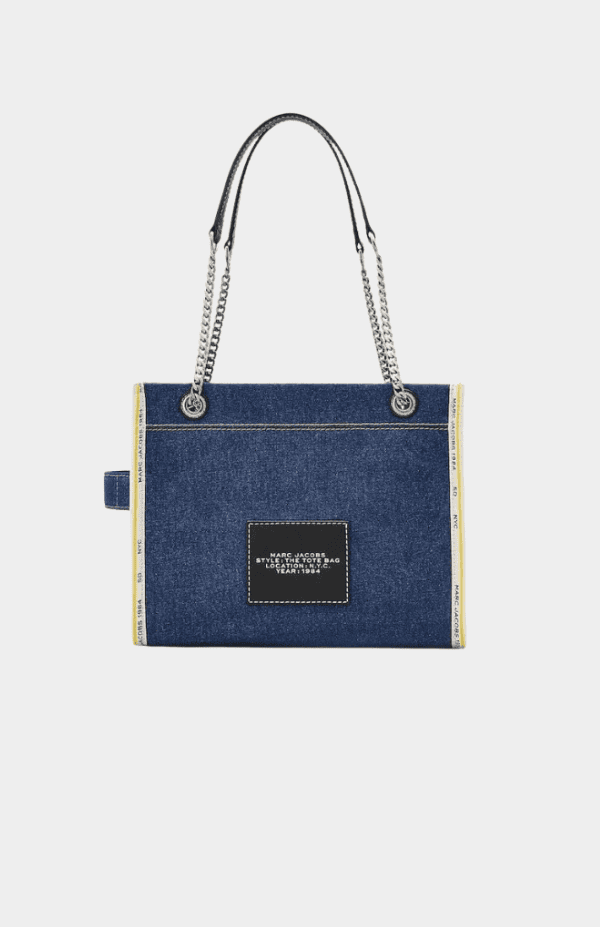 THE MEDIUM TOTE