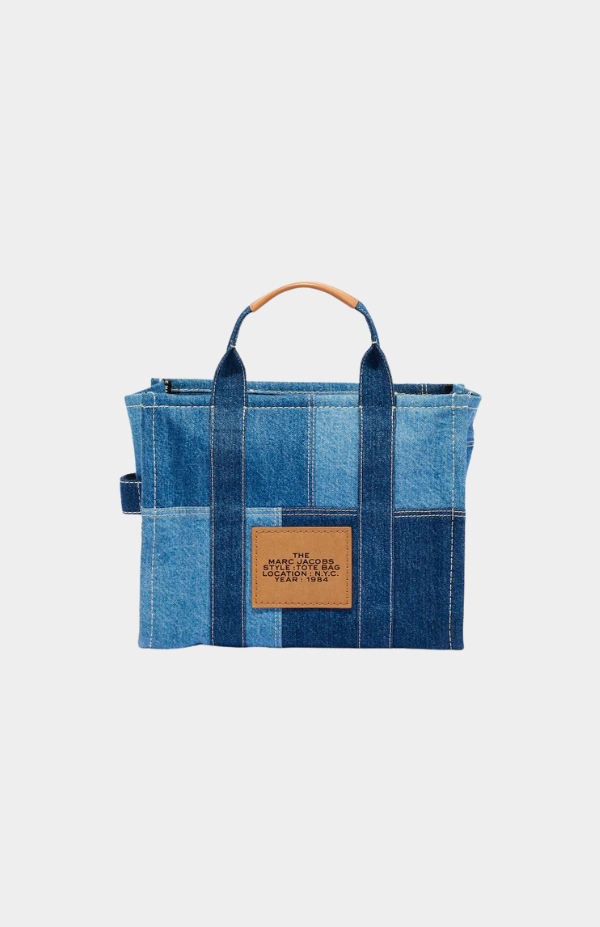 THE MEDIUM TOTE