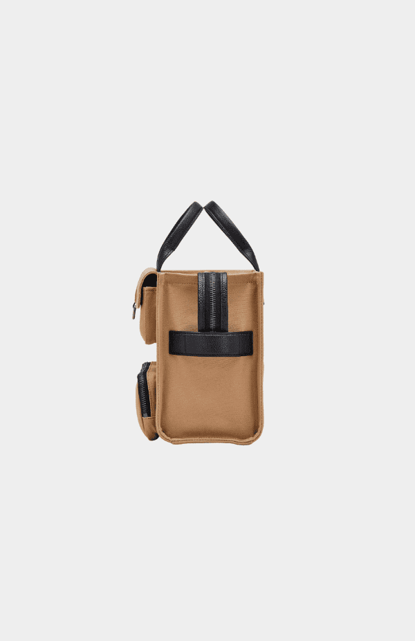 THE MEDIUM TOTE