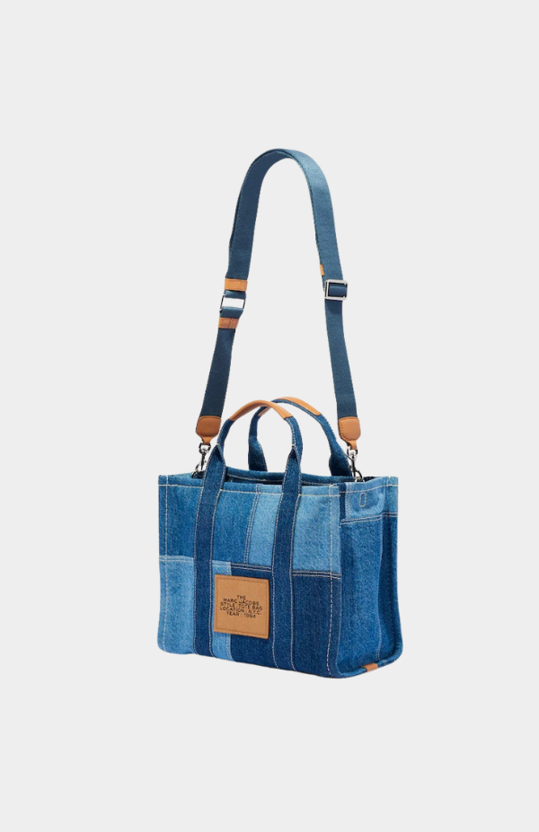 THE MEDIUM TOTE