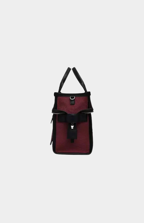 THE MEDIUM TOTE