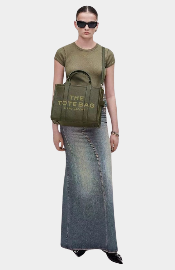 THE MEDIUM LEATHER TOTE