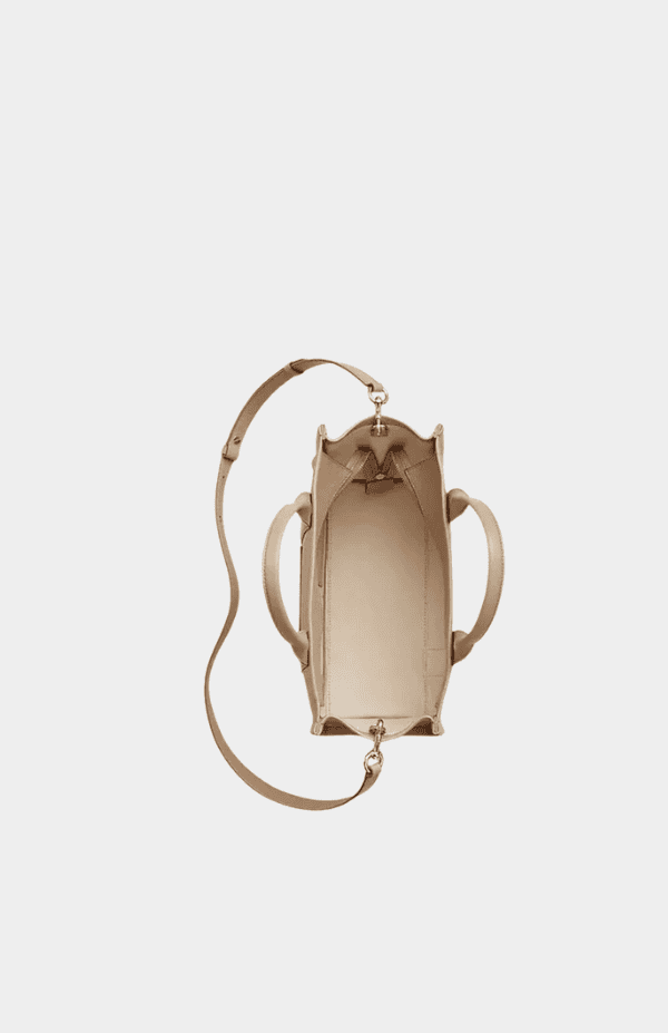 THE MEDIUM LEATHER TOTE