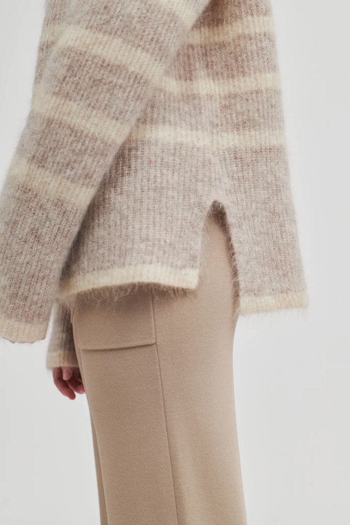 Ovalis Knit T-Neck