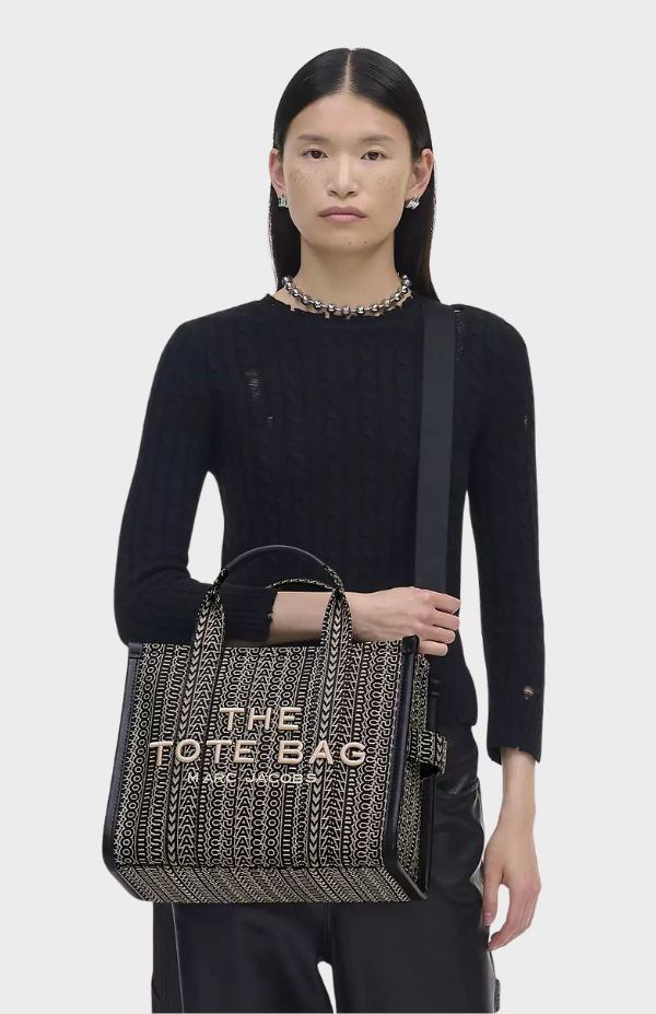 THE MEDIUM TOTE