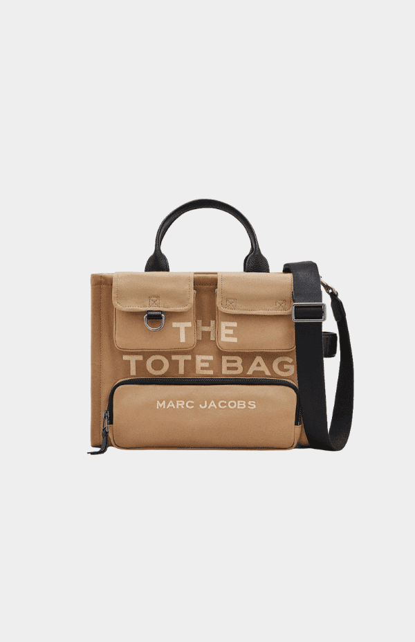 THE MEDIUM TOTE