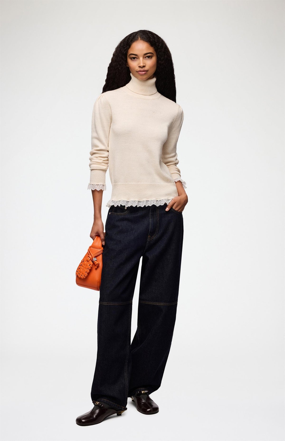 Merino Turtleneck w lace details