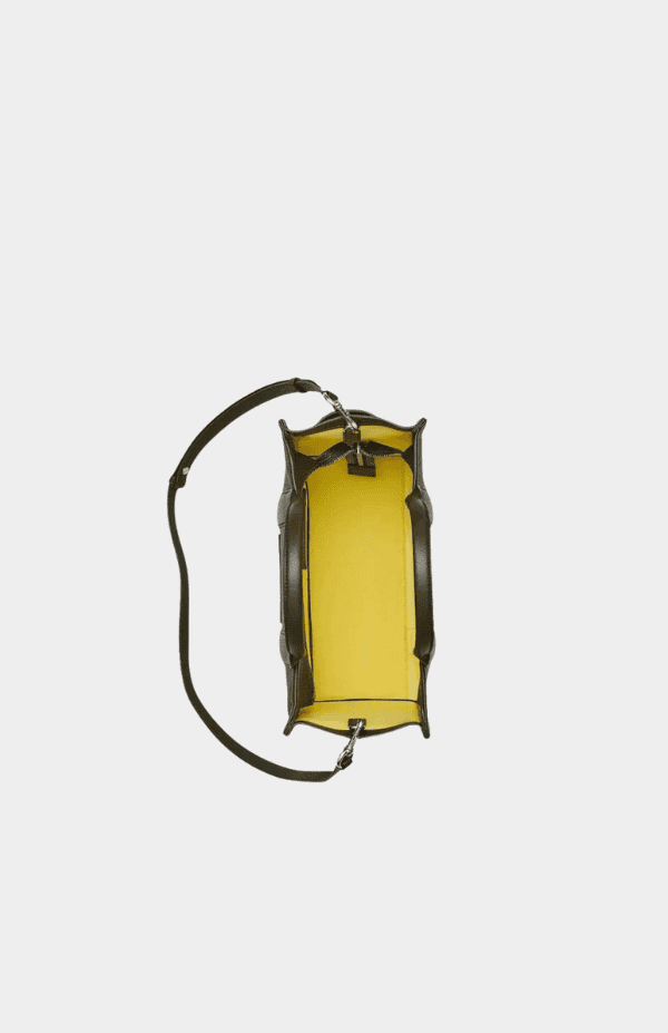 THE MEDIUM LEATHER TOTE