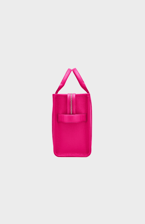 THE MEDIUM TOTE