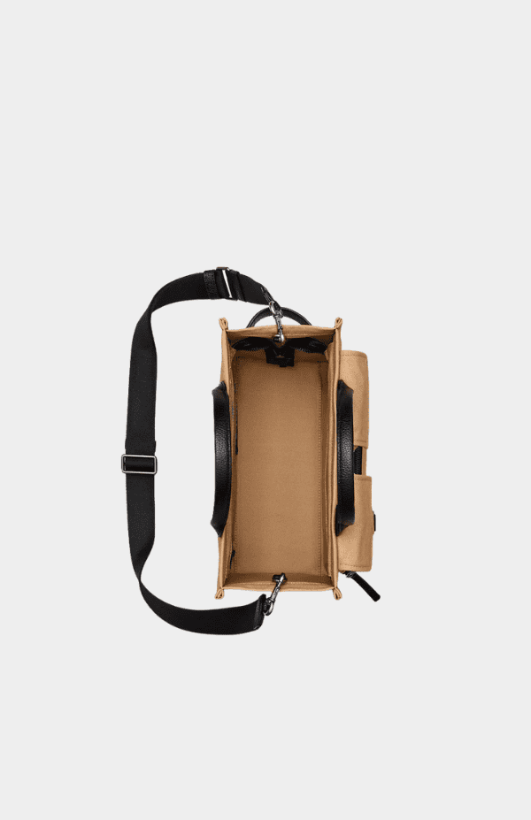 THE MEDIUM TOTE