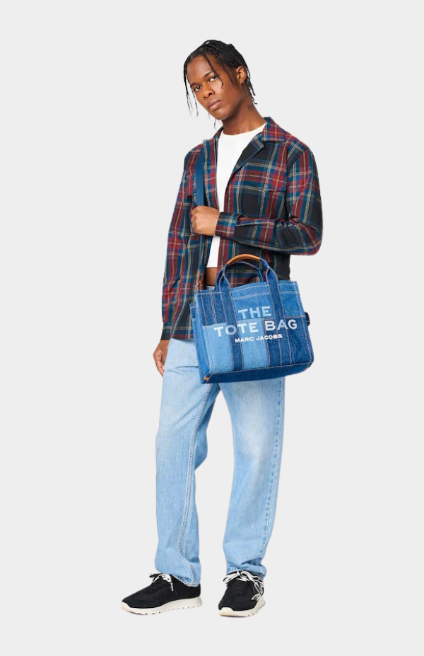 THE MEDIUM TOTE