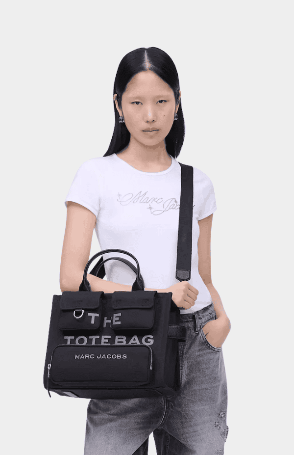 THE MEDIUM TOTE