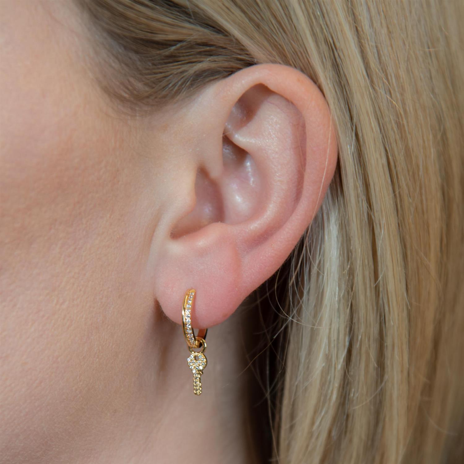 Emilia Small hoops Gold & White