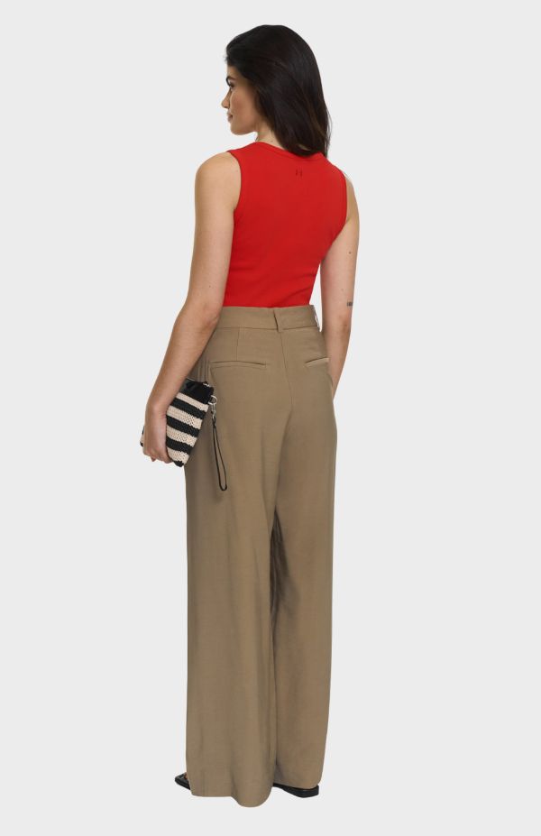Hera Singlet Poppy Red
