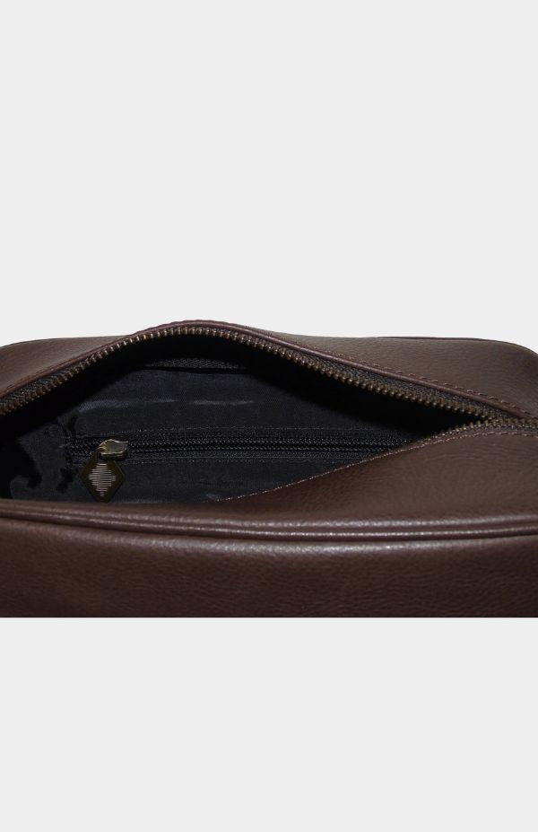 Hombre washbag - Brown Leather / Multi stitching