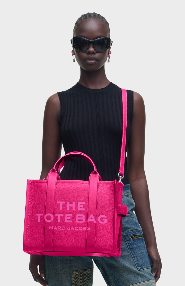 THE MEDIUM TOTE